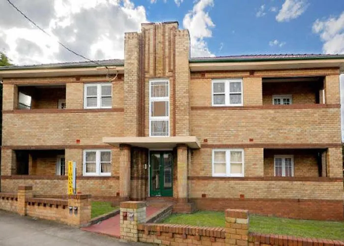Accommodation Sydney Rockdale - 2 Bedroom Pet Friendly Budget Apartments Near Rockdale Station And Brighton Le Sands Beach