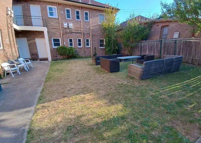 Accommodation Sydney Rockdale - 2 Bedroom Pet Friendly Budget Apartments Near Rockdale Station And Brighton Le Sands Beach