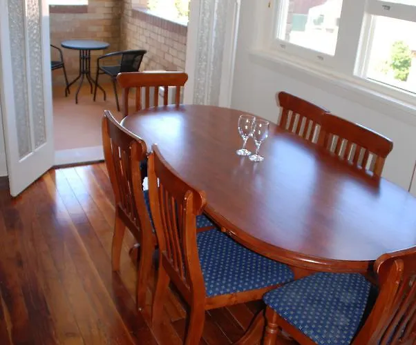 Accommodation Sydney Rockdale - 2 Bedroom Pet Friendly Budget Apartments Near Rockdale Station And Brighton Le Sands Beach