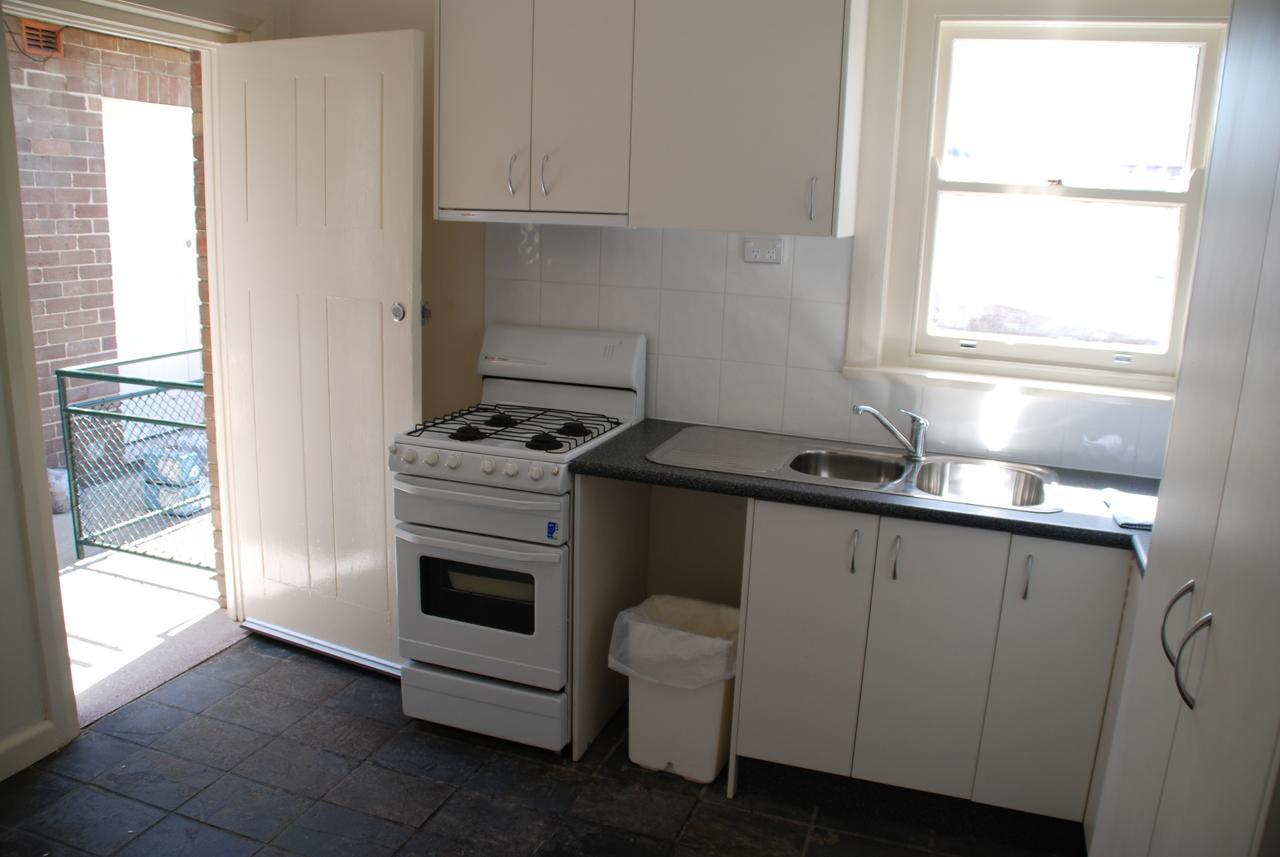Rockdale - 2 Bedroom Pet Friendly Budget Near Rockdale Station And Brighton Le Sands Sydney